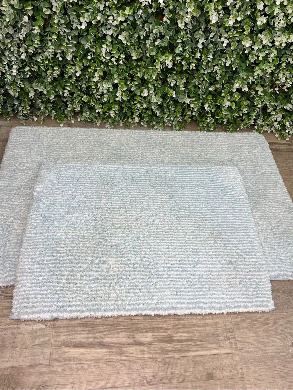 Tahari Blue and White Pinstripe Bath Mat Set NEW